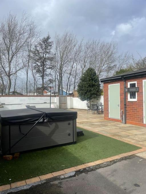 The Hot Tub Townhouse By Heim Holiday home Lytham St Annes