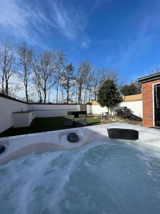 The Hot Tub Townhouse By Heim *