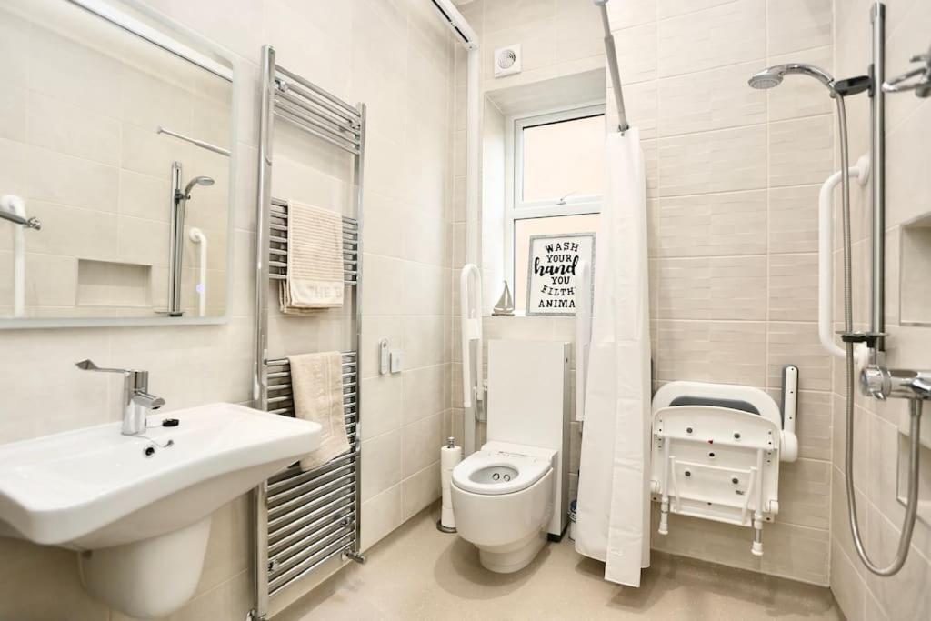 The Hot Tub Townhouse By Heim Holiday home Lytham St Annes