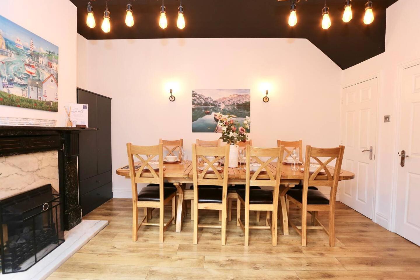 The Hot Tub Townhouse By Heim Holiday home *